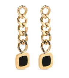 <strong>Elevate your everyday look with our Gold Chain Drop Earrings</strong>